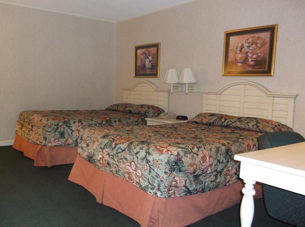 Azalea Inn & Suites Wilmington Quarto foto