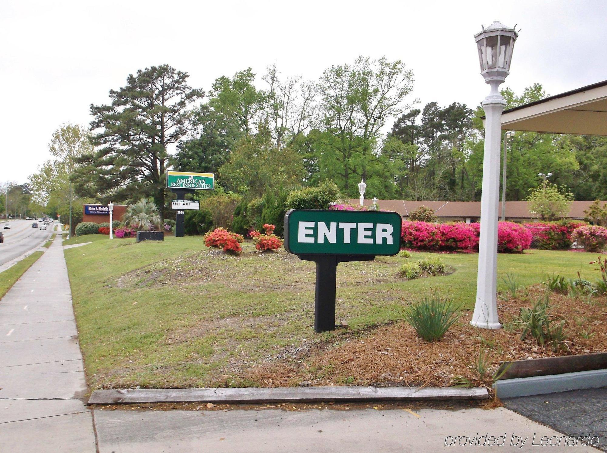 Azalea Inn & Suites Wilmington Exterior foto